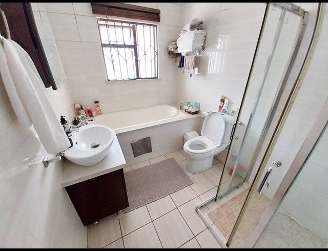 2 BEDROOM APARTMENT FOR SALE IN SUMMERSET